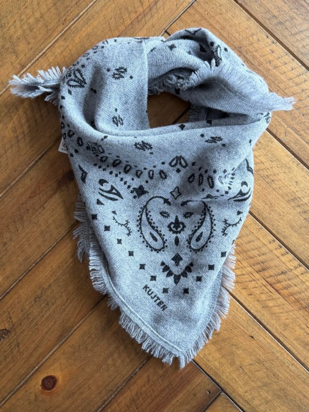 KUJTEN CASHMERE SMALL BANDANA SCARF IN MARL GRAY - Picture 3 of 7